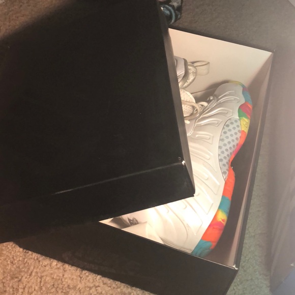 Fruity pebble Nike phome posits - Picture 3 of 4